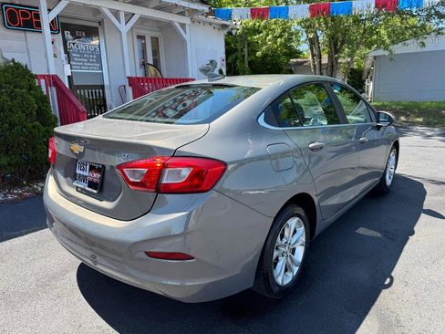 Used 2019 Chevrolet Cruze LT FWD image 7