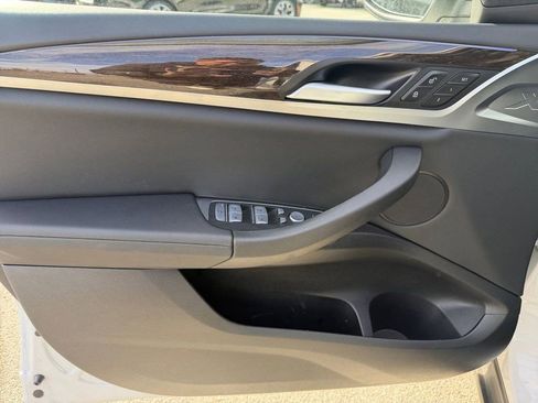 Used 2024 BMW X4 xDrive30i image 11