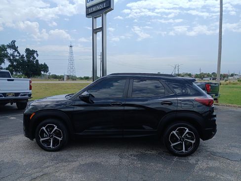 Used 2023 Chevrolet TrailBlazer RS w/ Technology Package FWD image 3