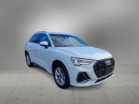 Certified 2022 Audi Q3 2.0T Premium Plus image 2