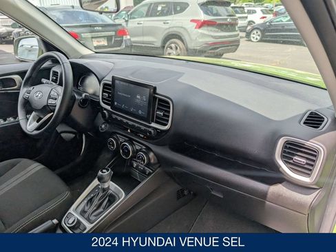 Certified 2024 Hyundai Venue SEL FWD image 33