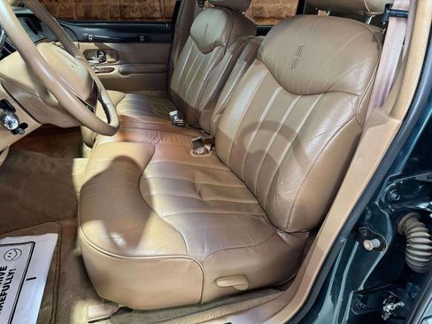Used 1996 Lincoln Town Car Executive RWD image 5
