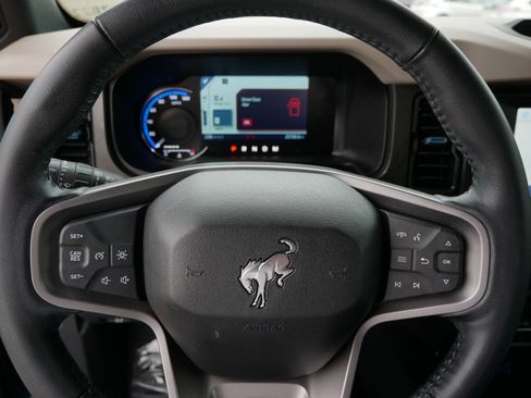 Used 2023 Ford Bronco Wildtrak AWD/4WD image 25