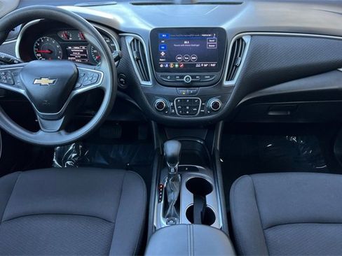 Used 2023 Chevrolet Malibu LT image 18