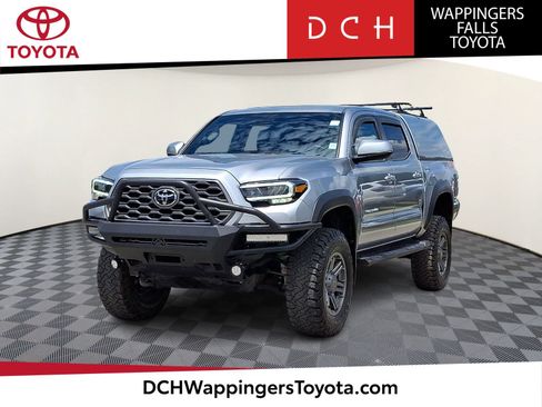 Used 2023 Toyota Tacoma TRD Off-Road w/ TRD Premium Off Road Package AWD/4WD image 1