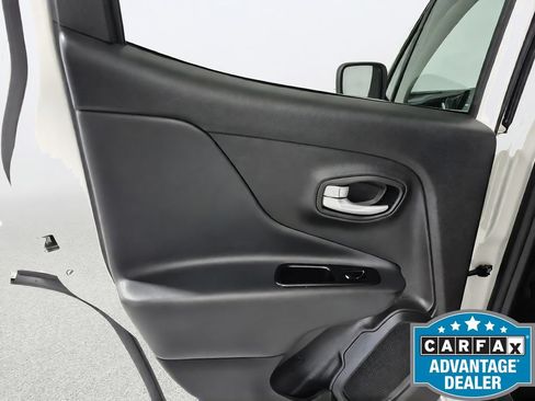 Used 2023 Jeep Renegade Latitude AWD/4WD image 29