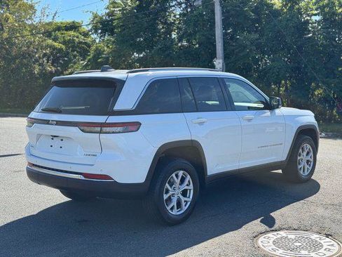 Certified 2022 Jeep Grand Cherokee Limited AWD/4WD image 5