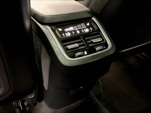 Certified 2023 Volvo XC90 B5 Plus AWD/4WD image 10