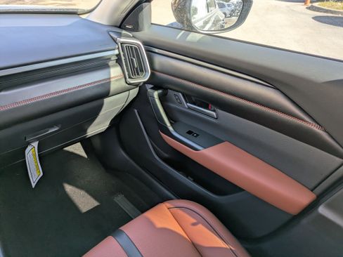 New 2026 MAZDA CX-50 AWD 2.5 S w/ Accent Package image 18