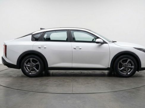Used 2025 Kia K4 FWD image 11