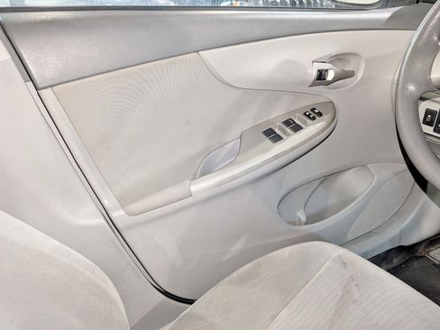 Used 2010 Toyota Corolla LE image 29