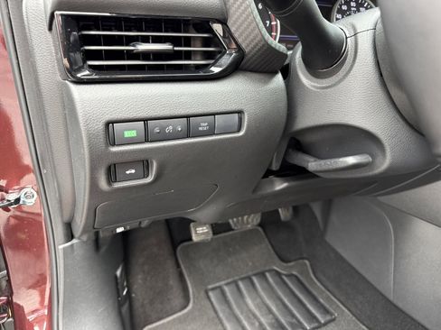 Used 2025 Nissan Sentra SV w/ All-Weather Package image 16