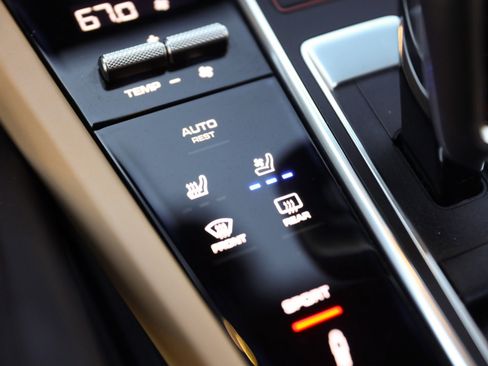 Used 2019 Porsche Cayenne image 26