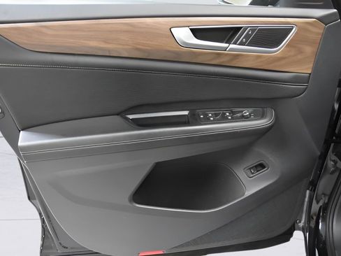 Used 2024 Volkswagen Atlas SE image 12