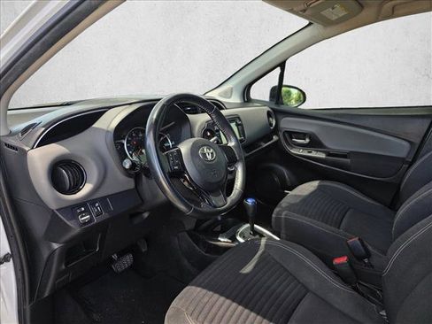 Used 2015 Toyota Yaris SE FWD image 9