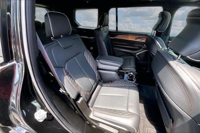 Used 2025 Jeep Grand Cherokee L Summit AWD/4WD image 22