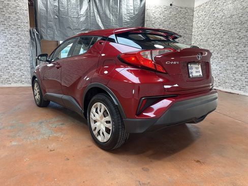 Used 2019 Toyota C-HR LE image 5