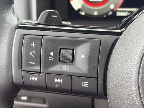 Used 2023 Nissan Rogue Platinum w/ Platinum Premium Package FWD image 15
