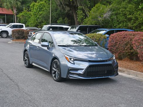 Certified 2024 Toyota Corolla SE w/ SE Premium Package FWD image 6