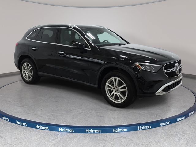 Used 2024 Mercedes-Benz GLC 300 4MATIC image 4