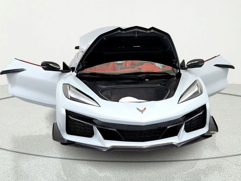 Used 2024 Chevrolet Corvette Z06 w/ Stealth Interior Trim Package RWD image 15