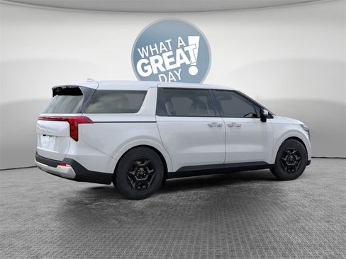New 2026 Kia Carnival LXS image 6