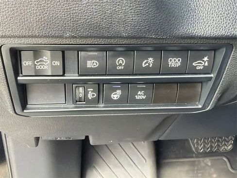 Used 2022 Toyota Tundra SR5 w/ SR5 Premium Package image 31