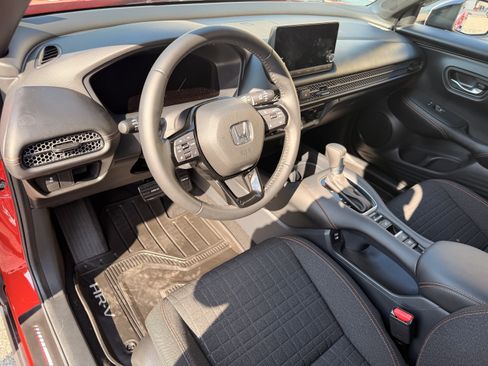 Certified 2025 Honda HR-V Sport image 13