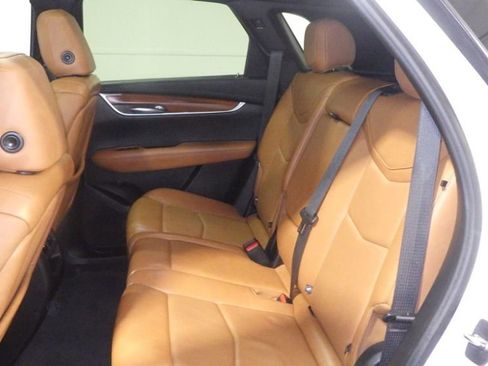 Used 2020 Cadillac XT5 Premium Luxury image 7