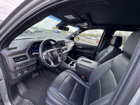 Used 2024 Chevrolet Suburban LT w/ LT Signature Plus Package image 14