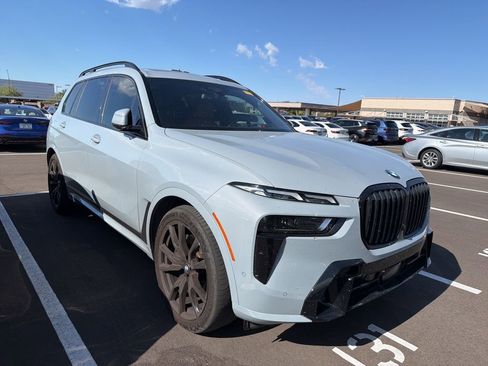 Used 2024 BMW X7 xDrive40i w/ Executive Package AWD/4WD image 2