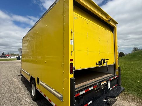 Used 2023 Ford E-350 and Econoline 350 Super Duty w/ Driver's Safety Package RWD image 8