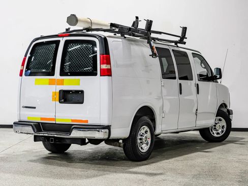 Used 2014 Chevrolet Express 2500 RWD image 6