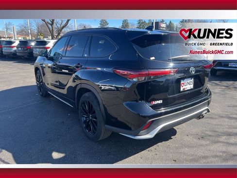Used 2024 Toyota Highlander XSE AWD/4WD image 9