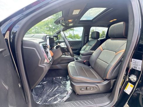 Used 2024 GMC Canyon AT4 w/ AT4 Premium Package AWD/4WD image 20