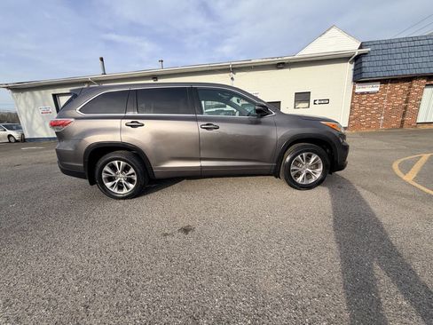 Used 2015 Toyota Highlander Plus image 47