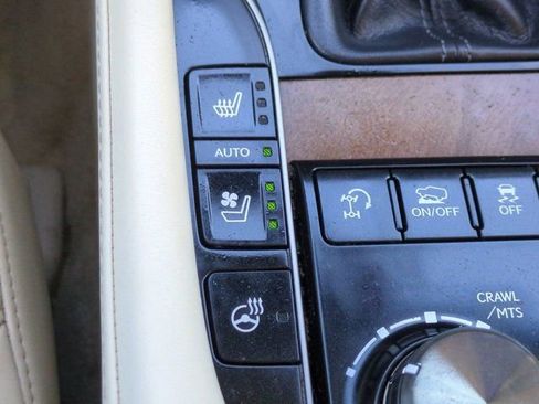 Used 2019 Lexus LX 570 4WD w/ Luxury Package image 23