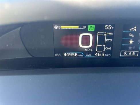 Used 2018 Toyota Prius Three image 22