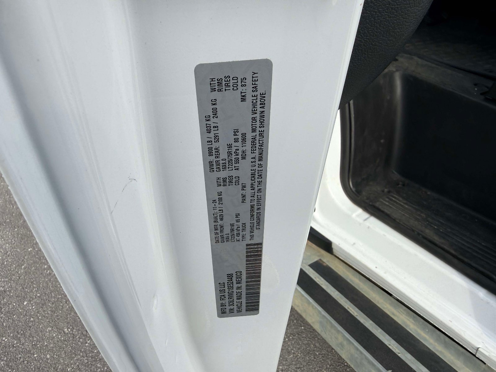 Used 2025 RAM ProMaster 2500 w/ U-Haul Equipment Group FWD image 9