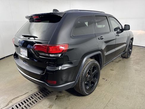 Used 2019 Jeep Grand Cherokee Laredo image 36