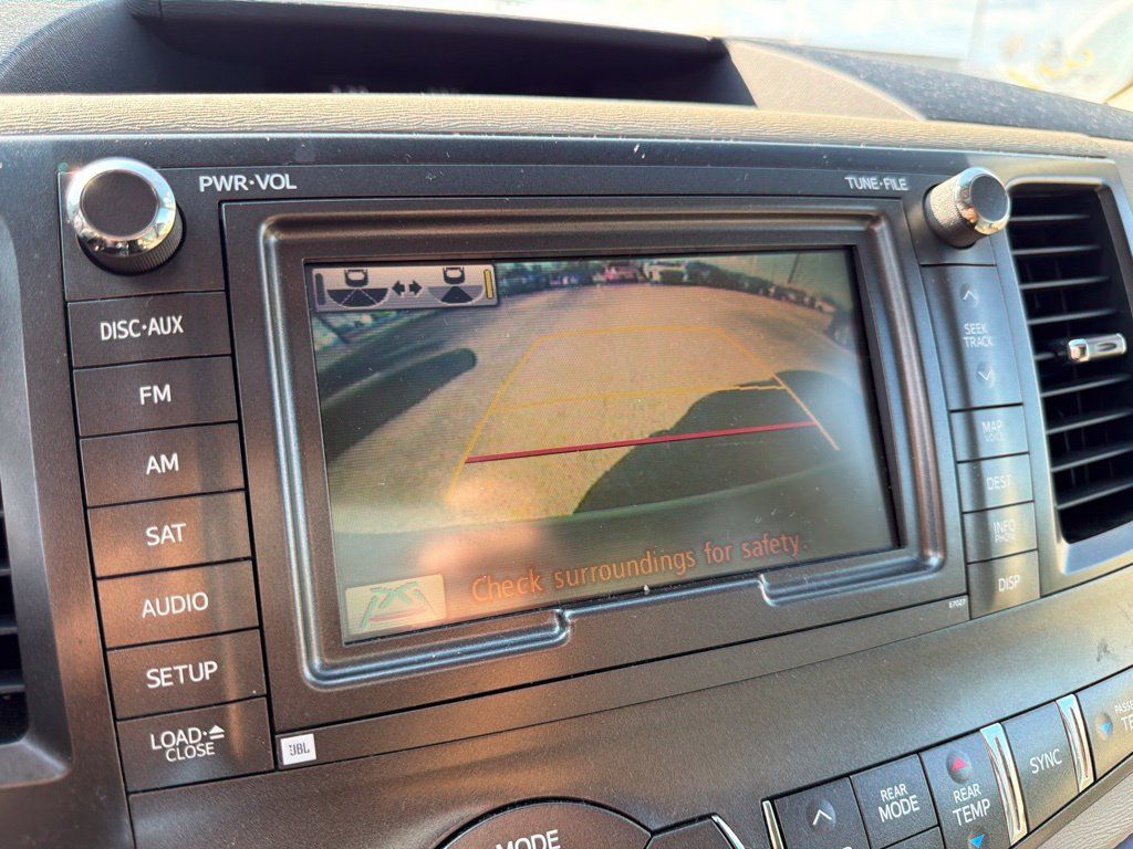 Used 2011 Toyota Sienna XLE w/ Premium Pkg FWD image 20