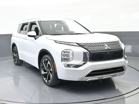 Used 2022 Mitsubishi Outlander SEL image 9