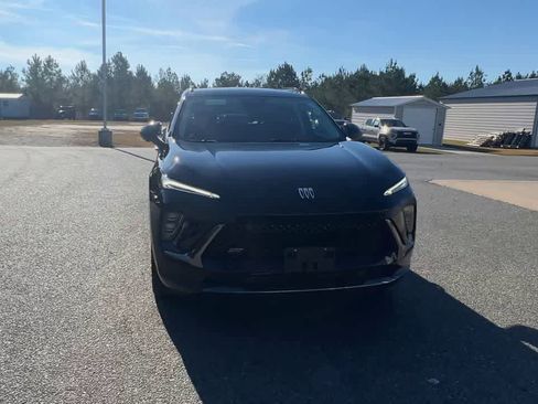 Used 2025 Buick Envision Sport Touring image 3