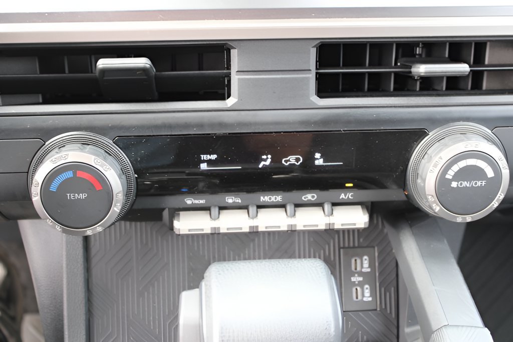 Used 2025 Toyota 4Runner SR5 AWD/4WD image 16
