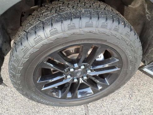 Certified 2022 Ford Expedition XLT image 5