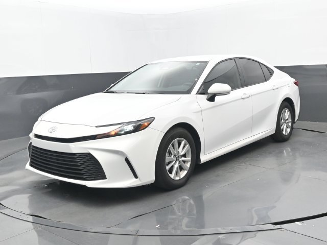 Used 2026 Toyota Camry LE FWD image 8