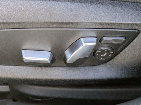 Used 2019 BMW 530e w/ Convenience Package image 17