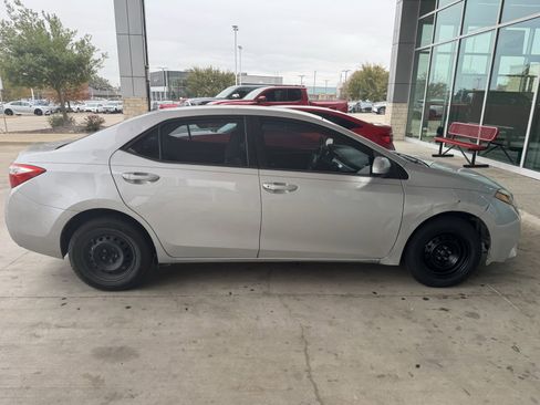 Used 2016 Toyota Corolla L image 9