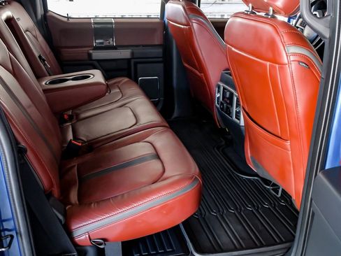 Used 2022 Ford F450 Platinum w/ FX4 Off-Road Package image 36