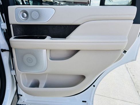 Used 2021 Lincoln Navigator Reserve w/ Luxury Package AWD/4WD image 38